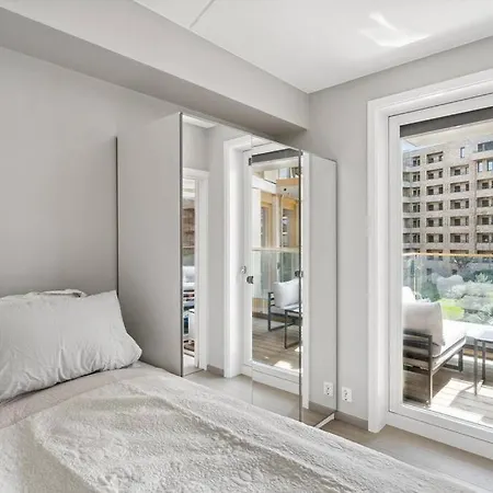 Bjorvika Center Double Bed And Sofa Bed * Осло